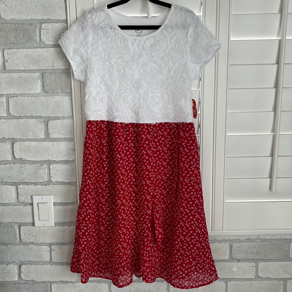 $10 bundle pretty dress with flowers.